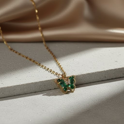 Colar Borboleta Delicada